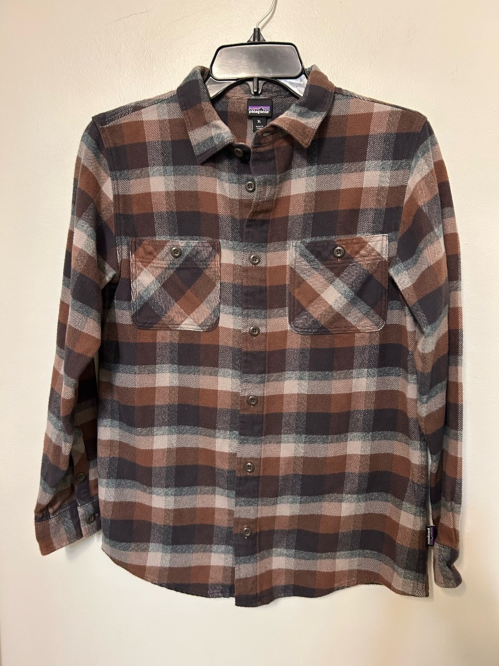 Patagonia Flannel Plaid Button Down Youth Long Sleeve Shirt Size XL Gray Brown